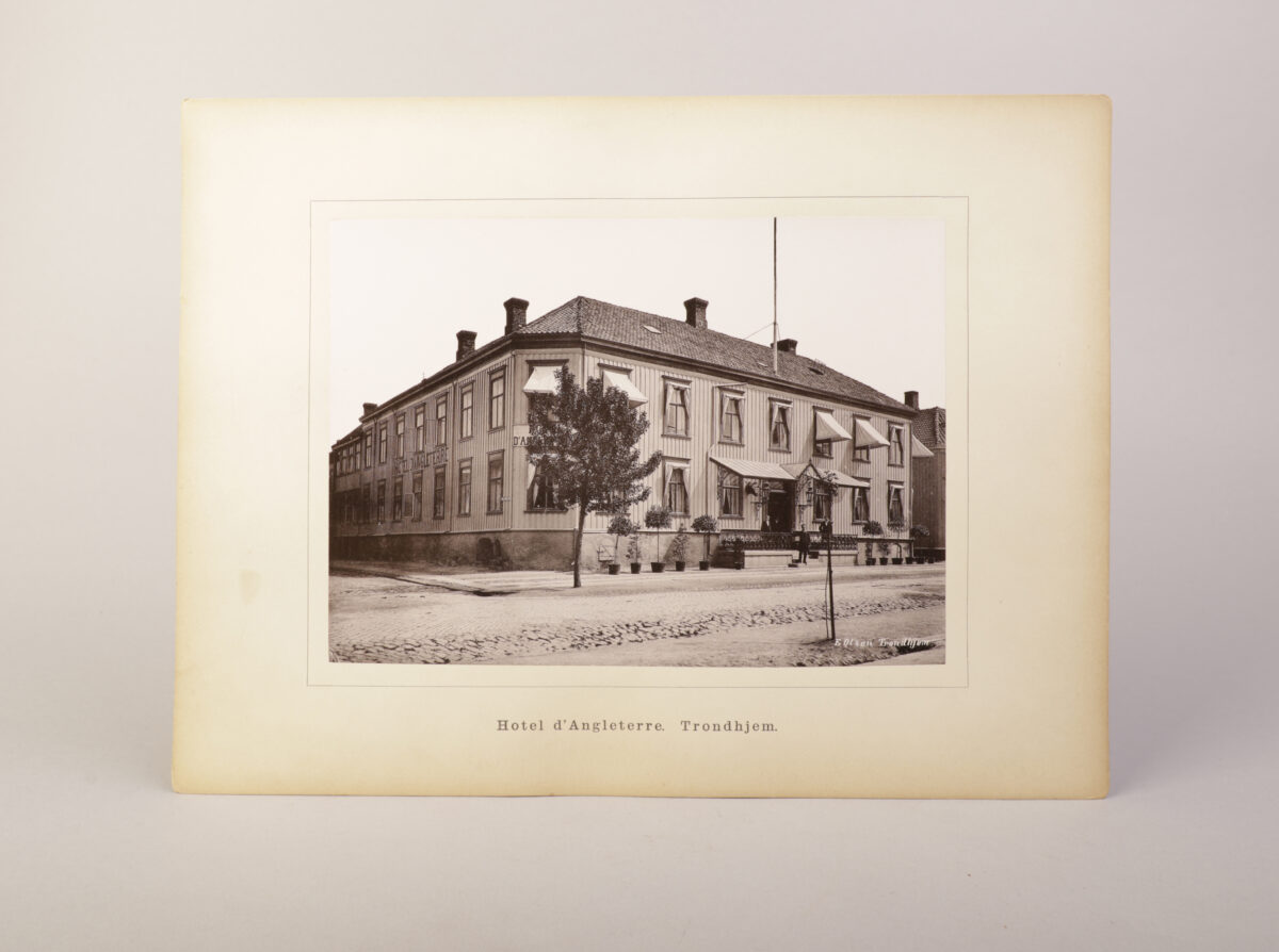 192) TRONDHEIM – FOTOGRAFIER  - Bilde 3